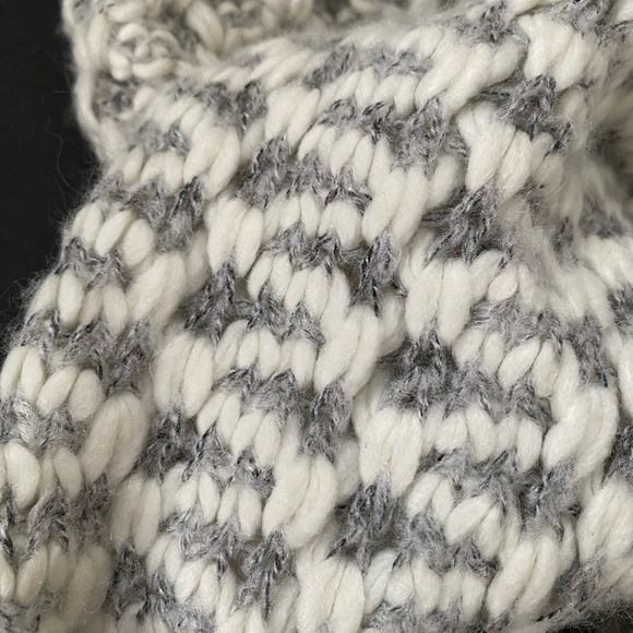 Steve Madden hat and scarf woman’s set - Picture 8 of 12